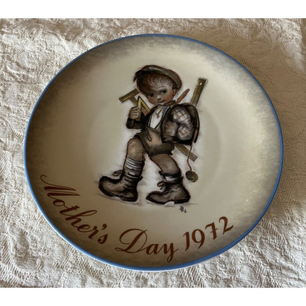 Vintage Mothers Day 1972 Plate Sister Berta Hummel Limited Edition  West Germany